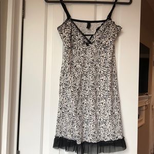 Black and white floral Chemise